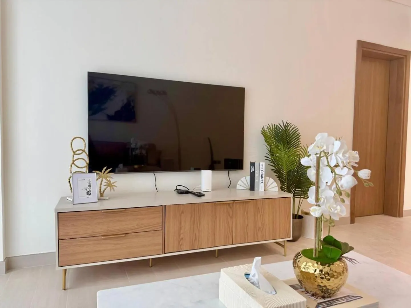 Luxurious And Spacious 1Br With Balcony In Jvc Dubai
