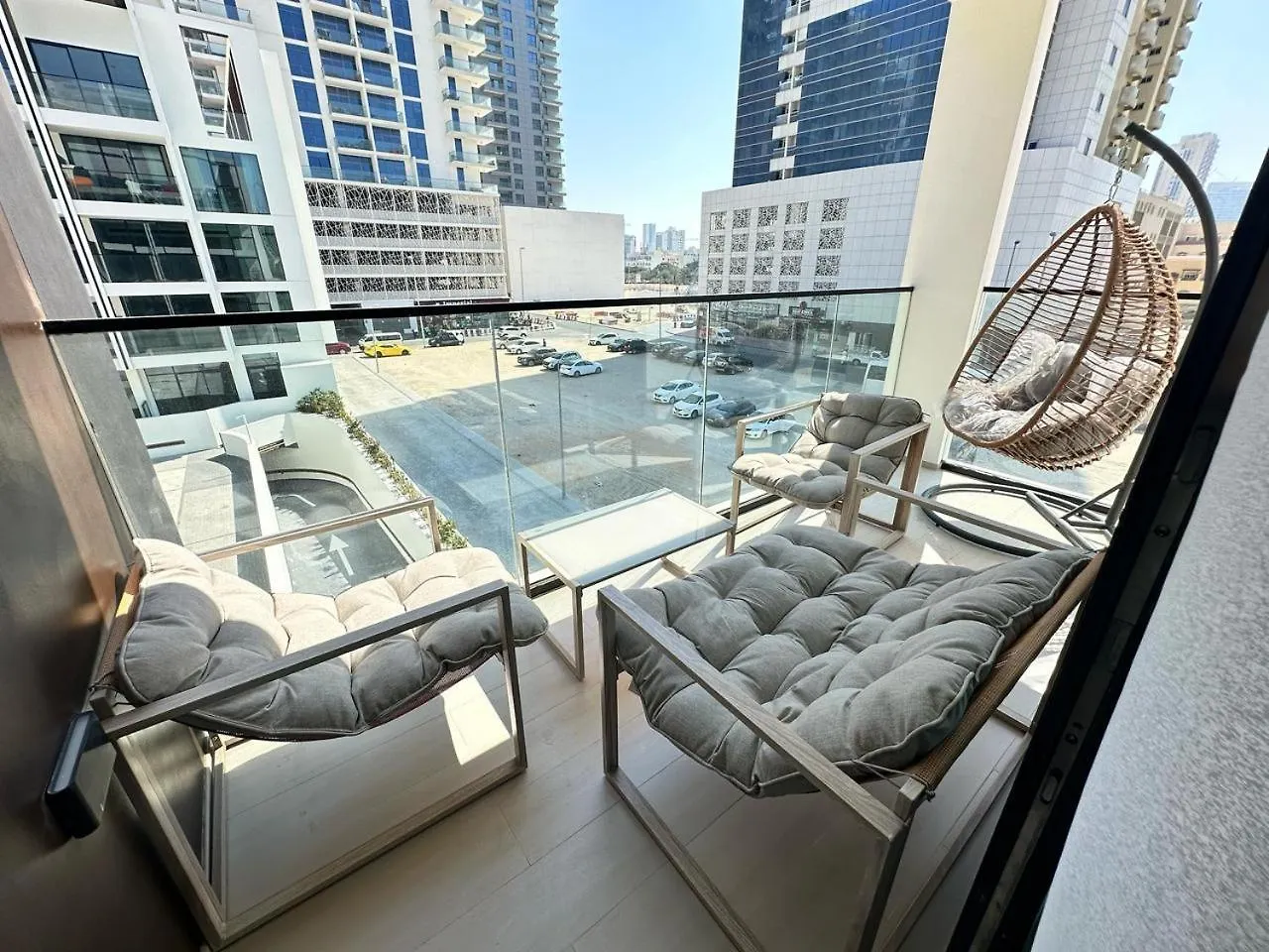 Apartment Luxurious And Spacious 1Br With Balcony In Jvc Dubai