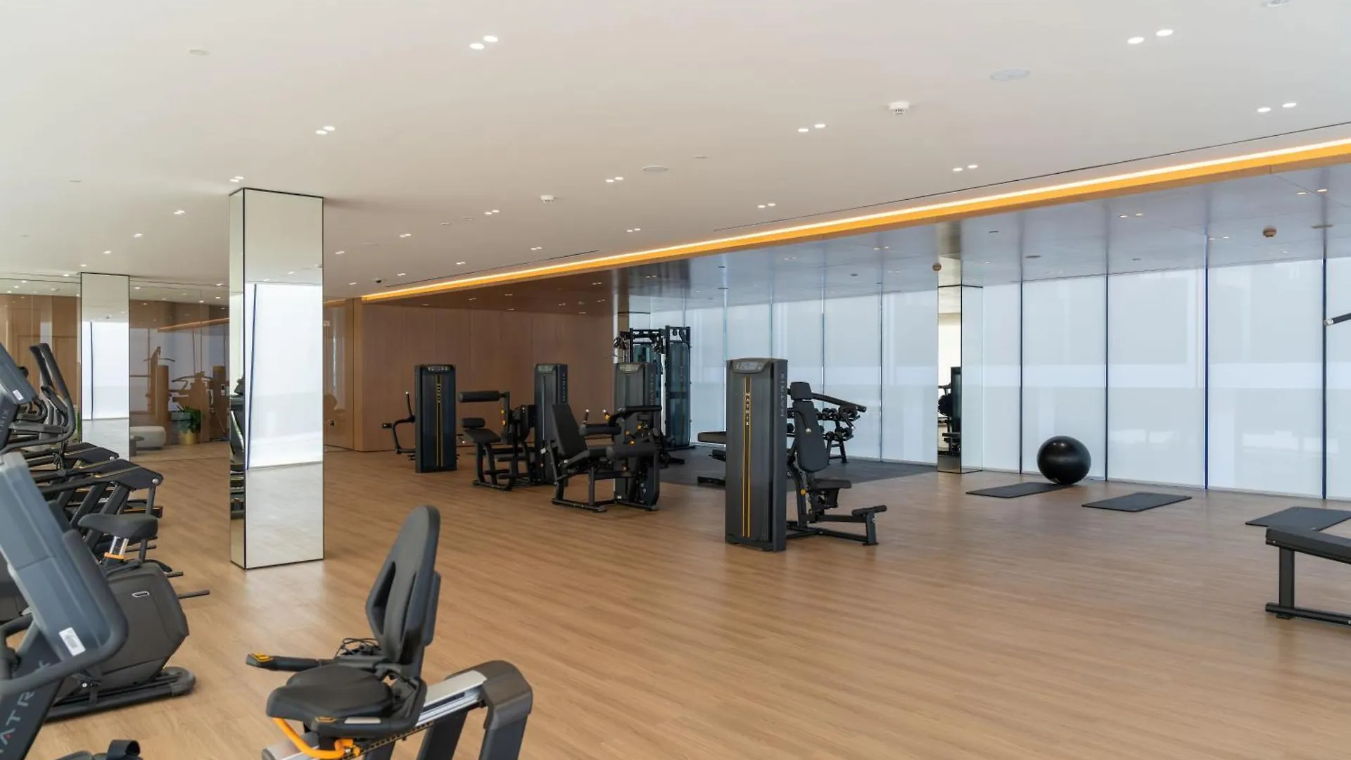 Luxurious And Spacious 1Br With Balcony In Jvc Dubai